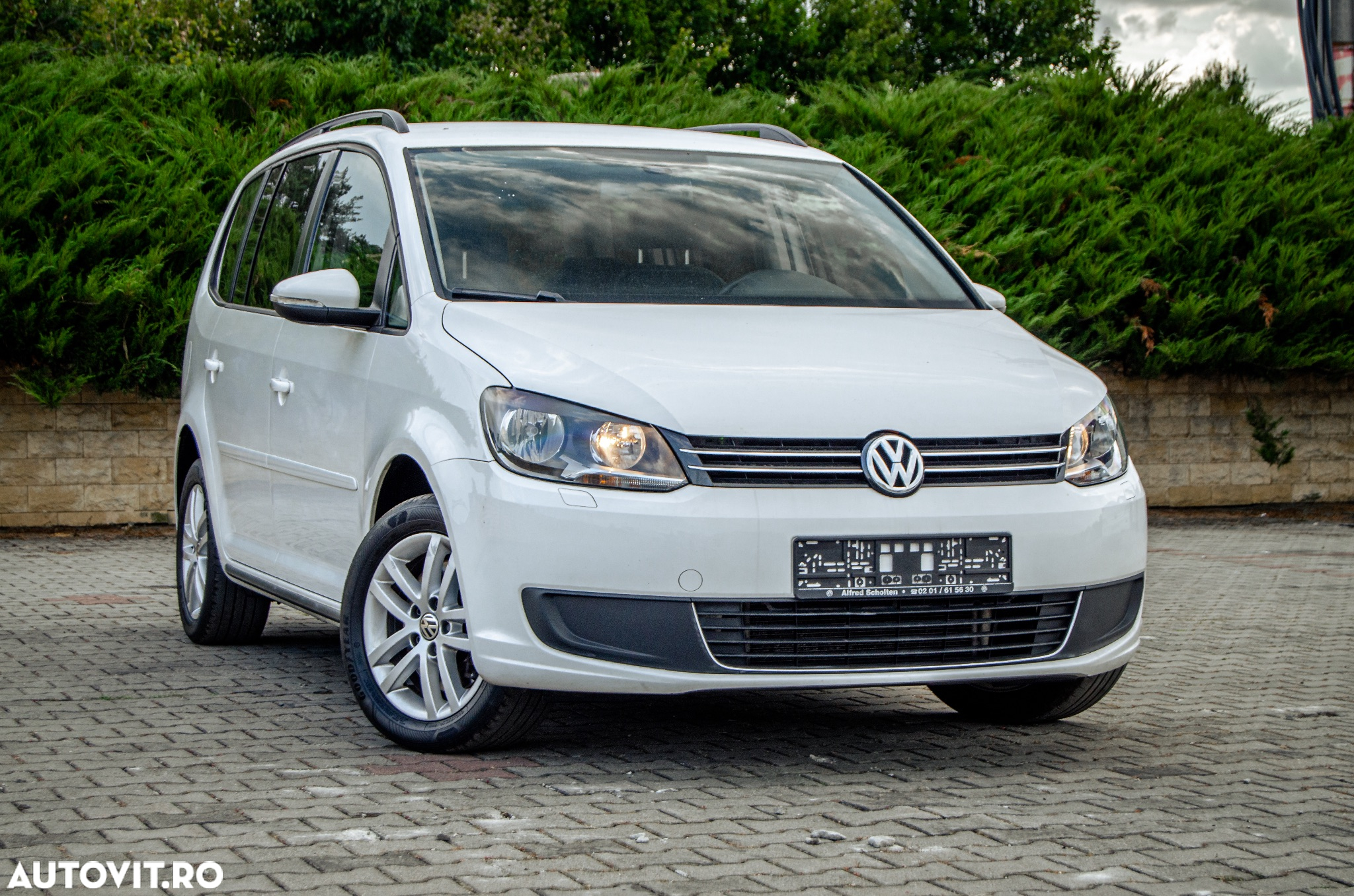 Volkswagen Touran - 4