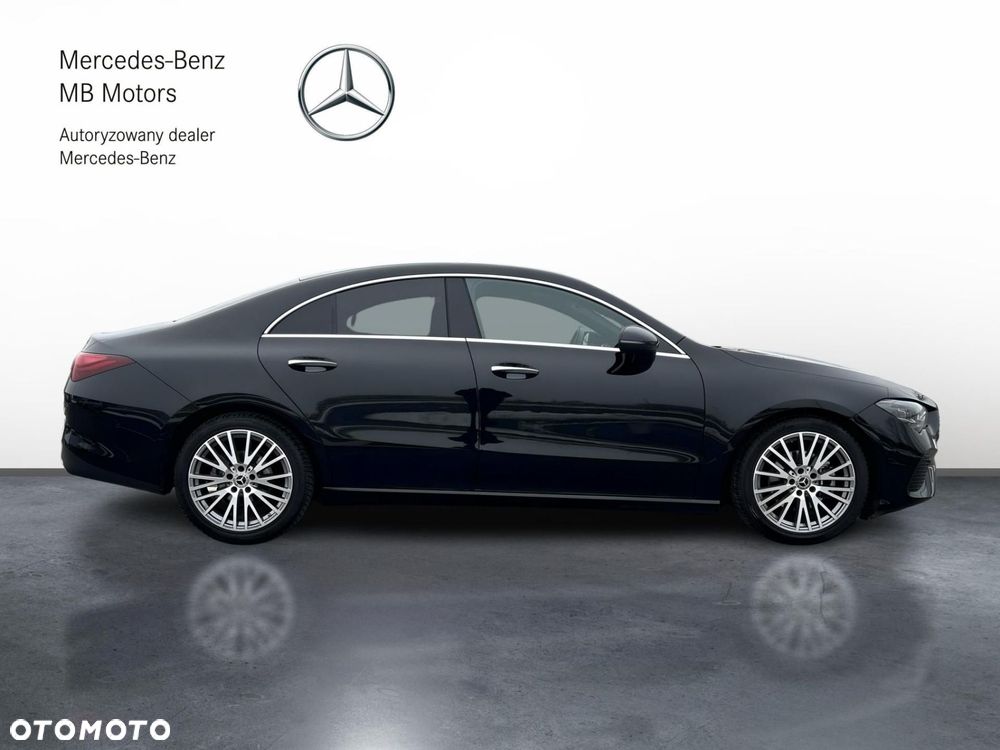 Mercedes-Benz CLA 180 Progressive 7G-DCT - 7