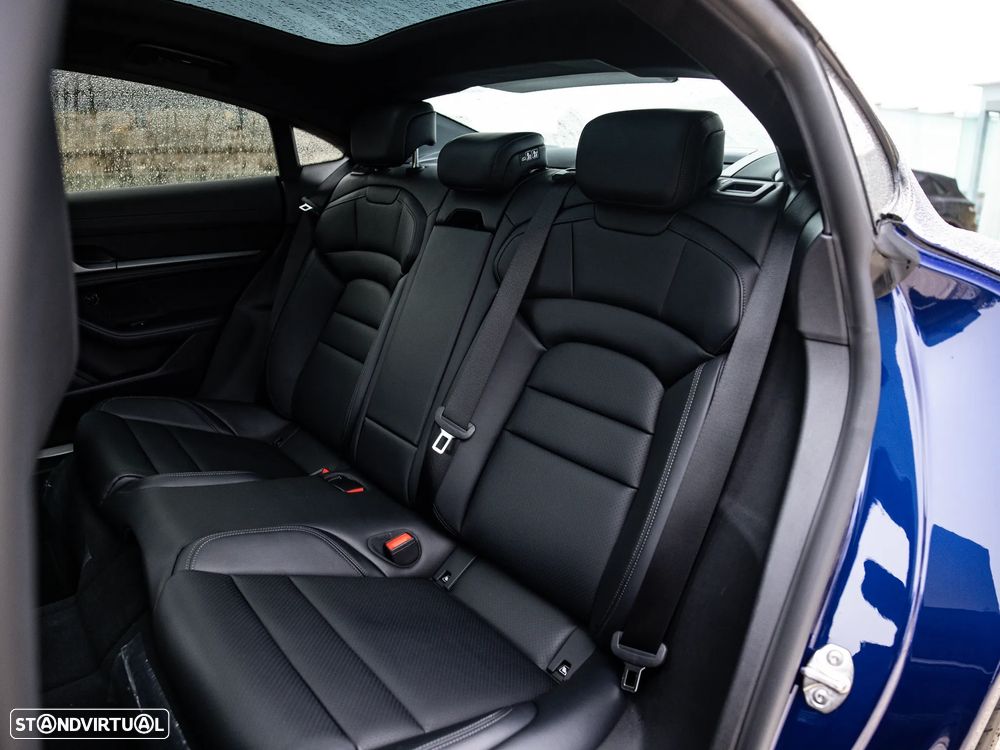 Porsche Taycan 4S - 28