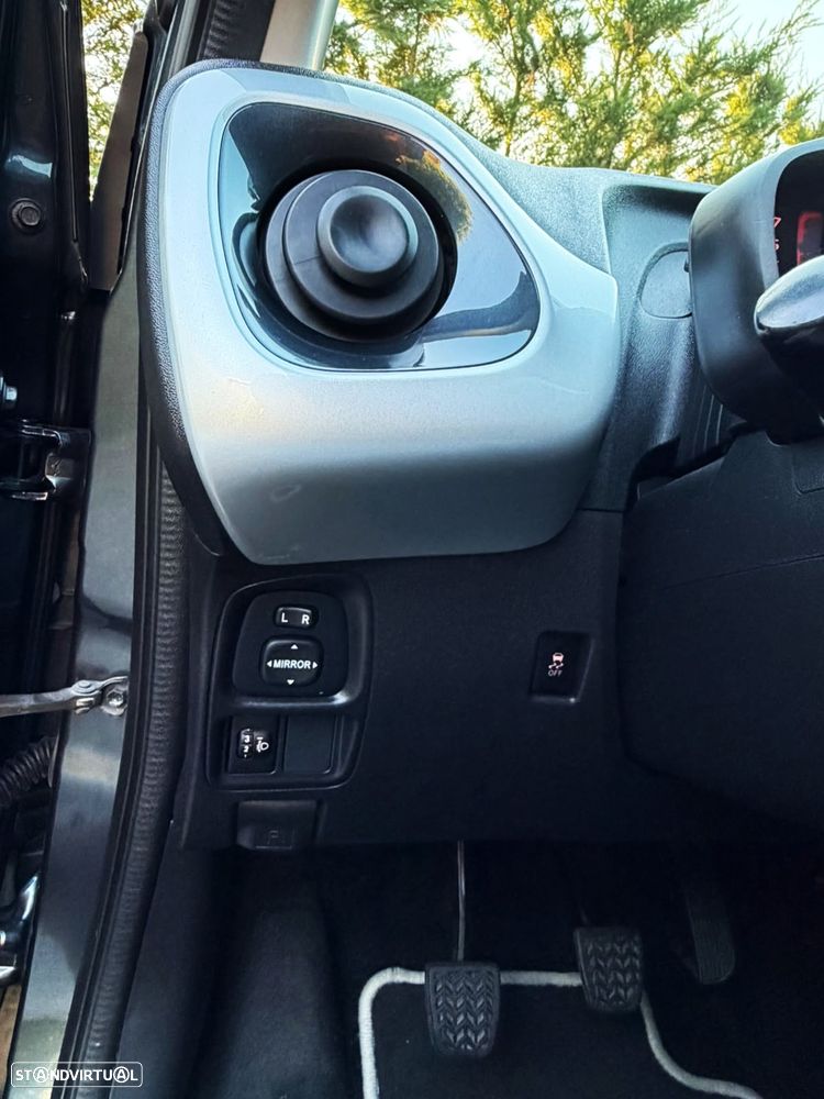Toyota Aygo 1.0 X-Play - 21