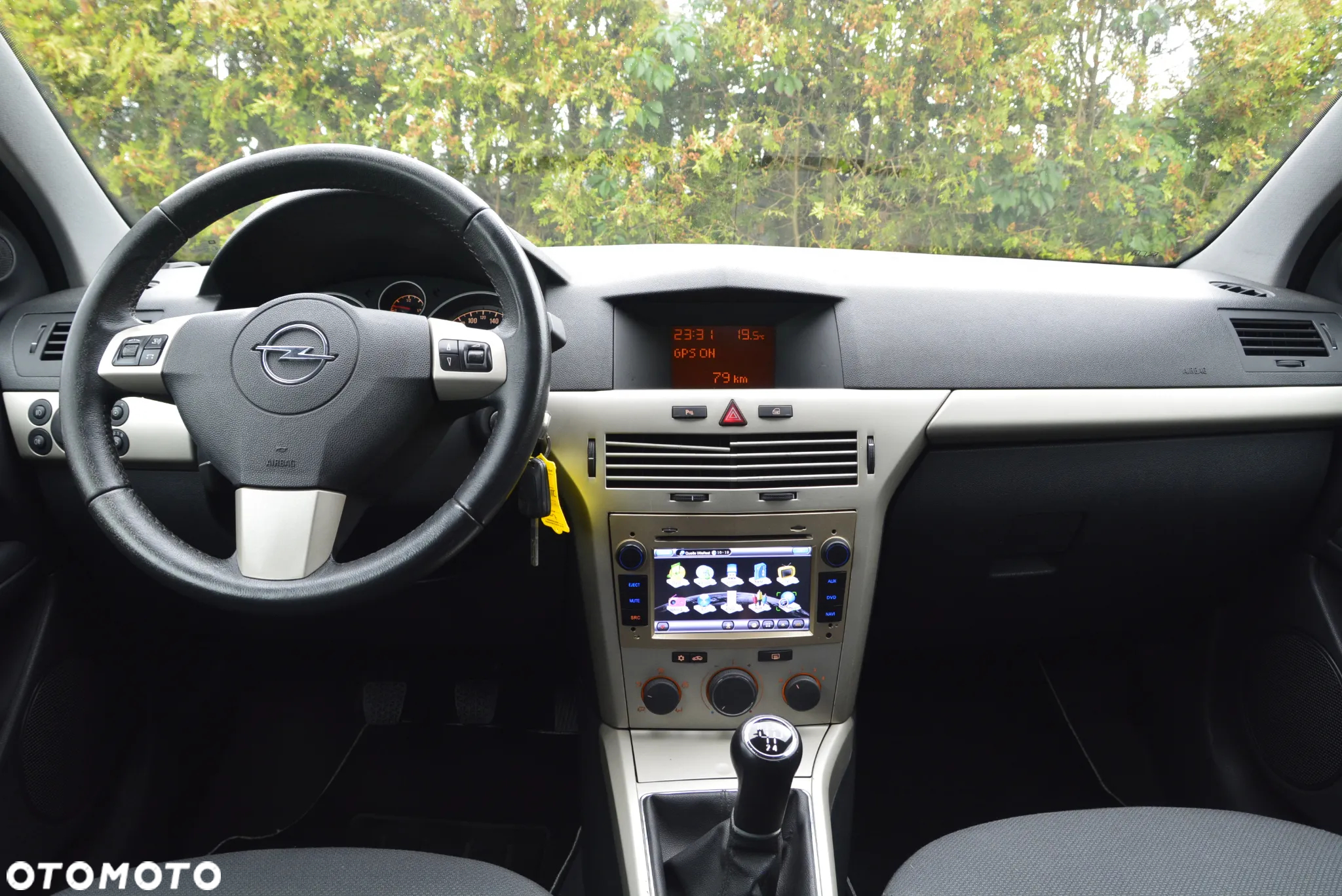 Opel Astra GTC 1.6 NAVI - 39