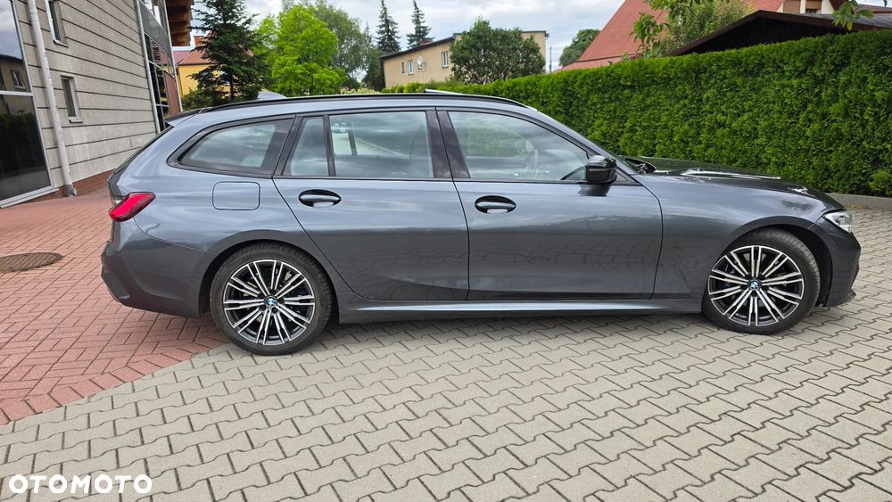 BMW Seria 3 330e M Sport - 17
