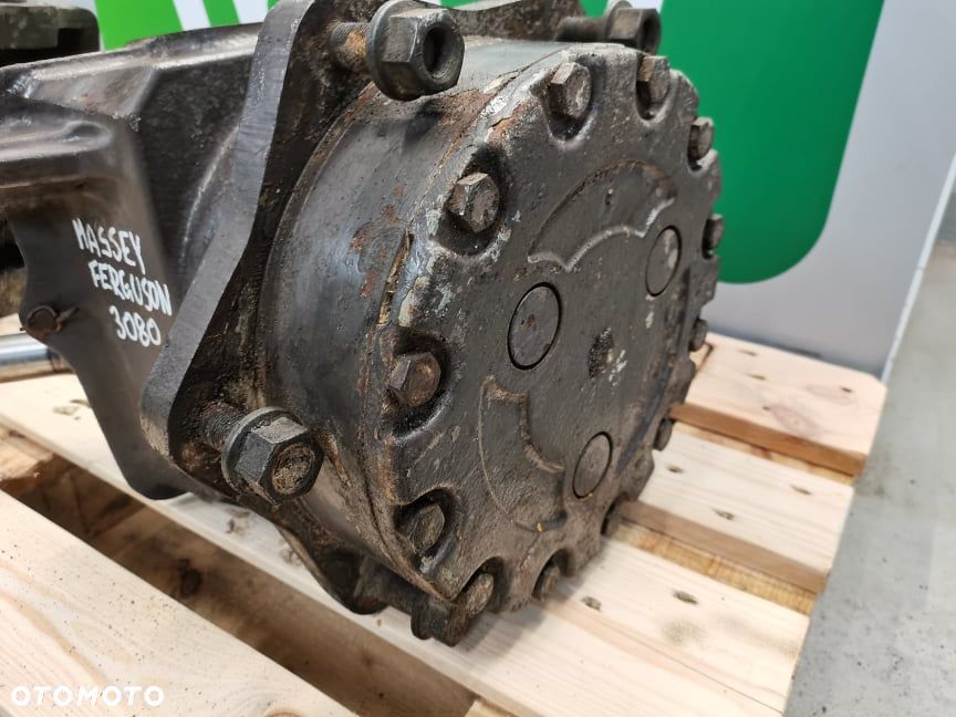 Massey Ferguson 3090 {Zwrotnica prawa} - 12