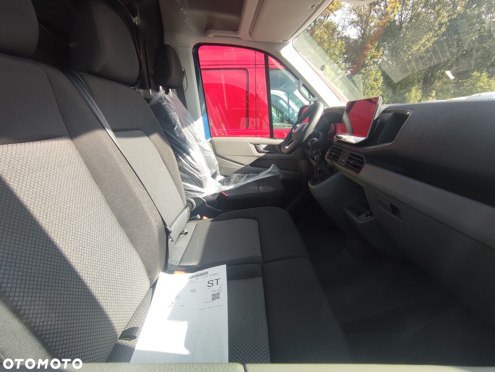 Volkswagen Crafter Crafter 35 Furgon z wysokim dachem silnik: 2,0 l EU6 SCR 140 KM / skrzynia biegów: Przedni napęd manualna 6-biegowa rozstaw osi: 3640 mm - 6