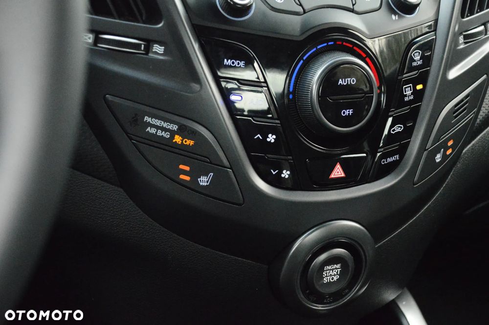 Hyundai Veloster - 38