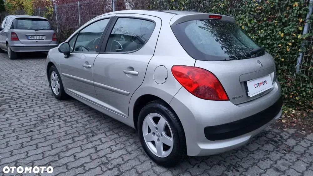 Peugeot 207 1.4 16V Presence - 14