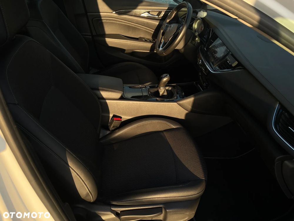 Opel Insignia 1.5 T Elite S&S - 17