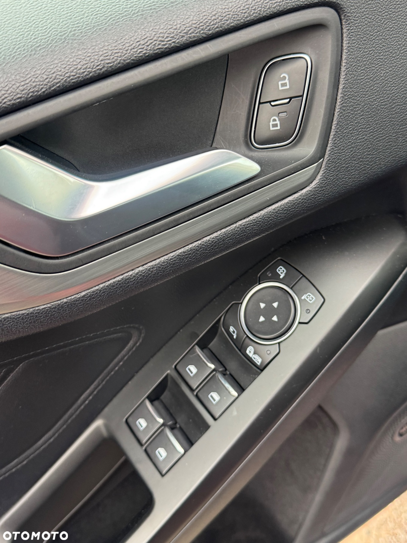 Ford Focus 1.0 EcoBoost Start-Stopp-System TITANIUM DESIGN - 18