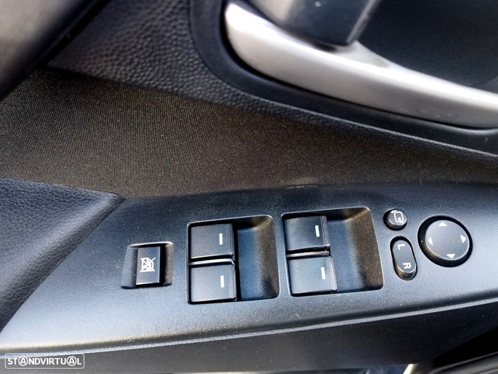 Mazda 3 Hatchback MZ-CD 1.6 Comfort - 36