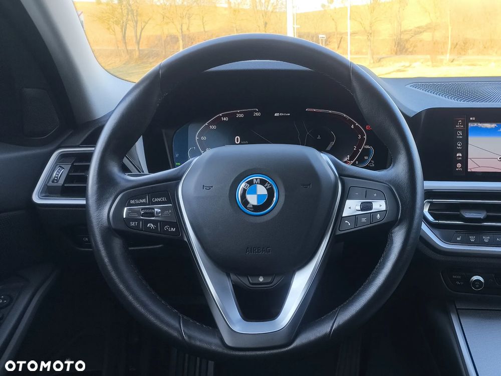 BMW Seria 3 320e - 36