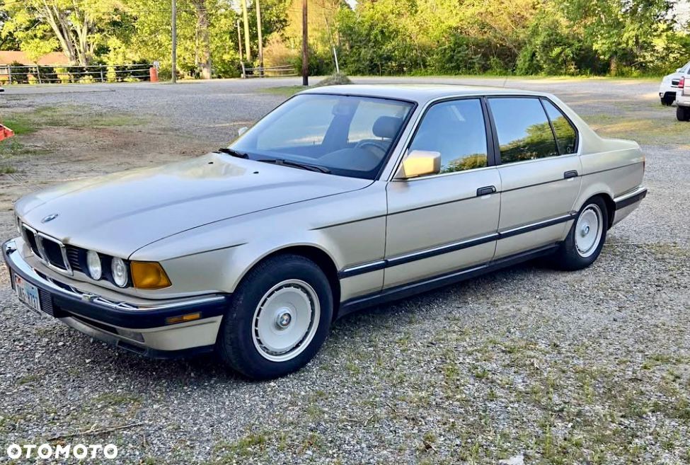 BMW Seria 7 750iL - 2
