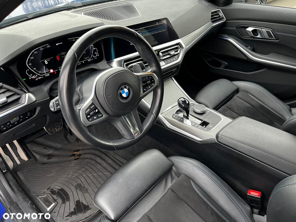BMW Seria 3 330e M Sport - 10