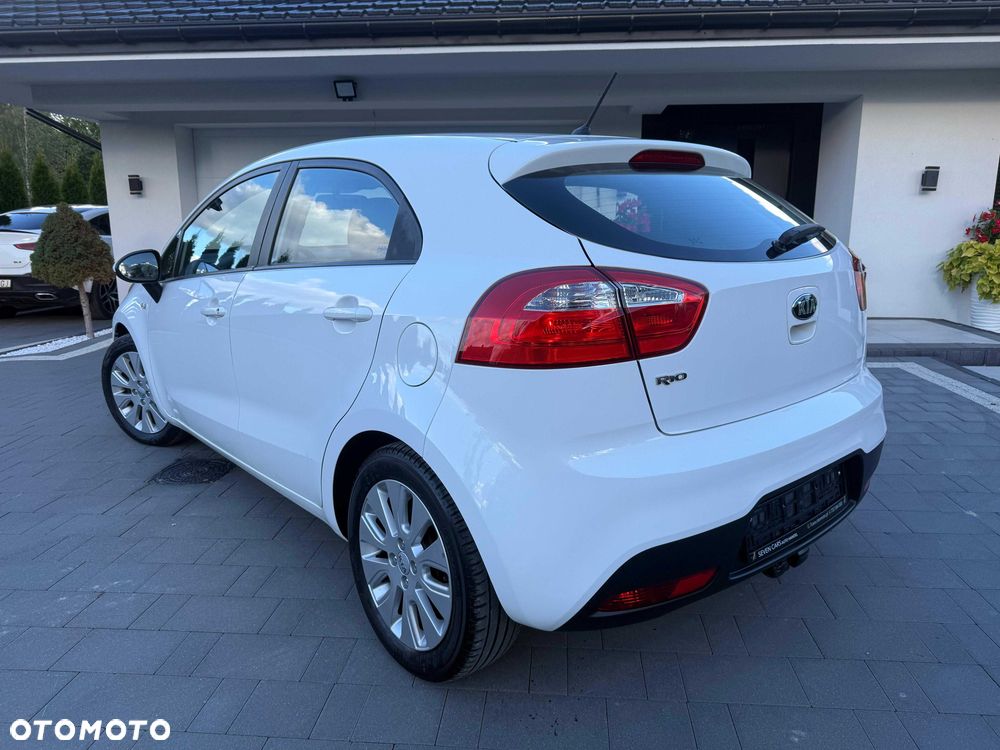 Kia Rio - 3