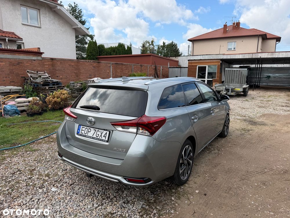Toyota Auris 2015 photo 5