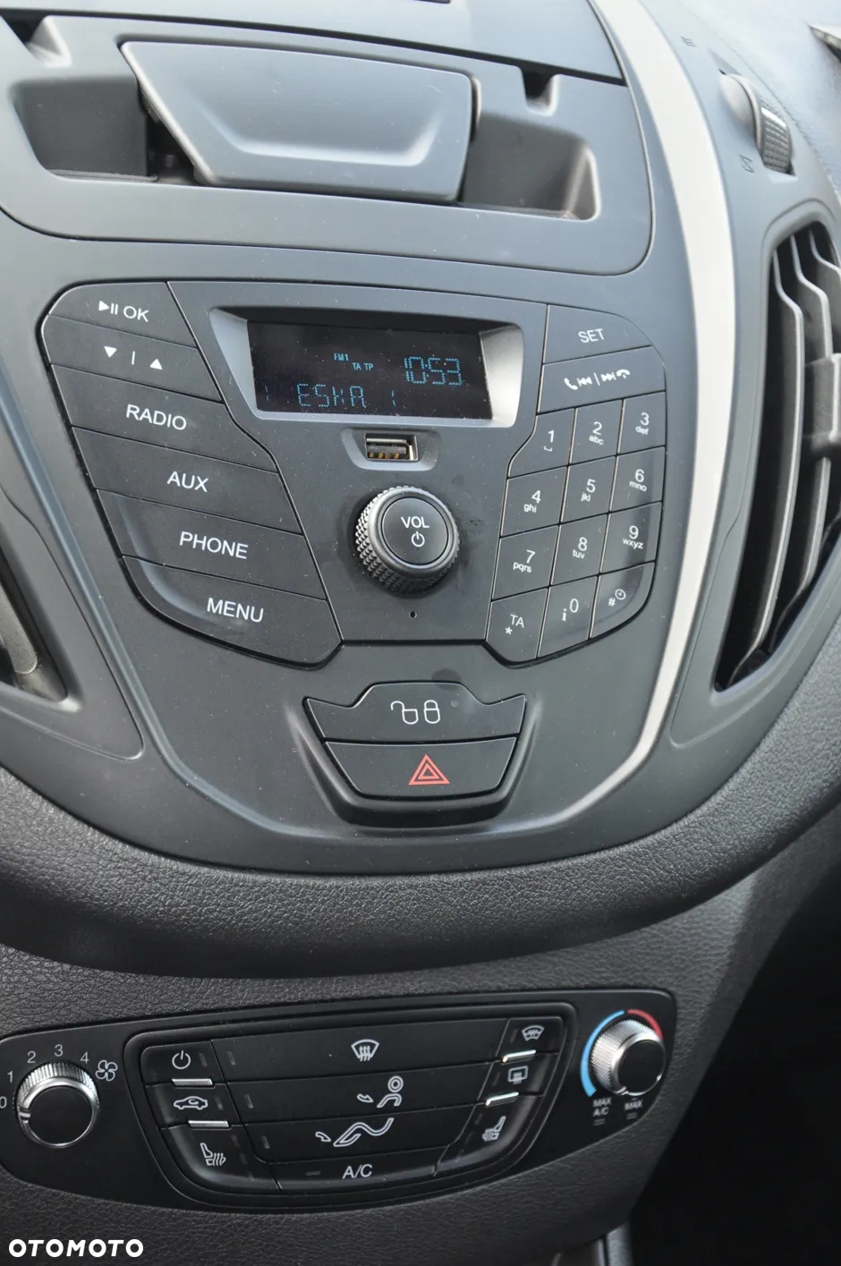 Ford transit-courier - 16