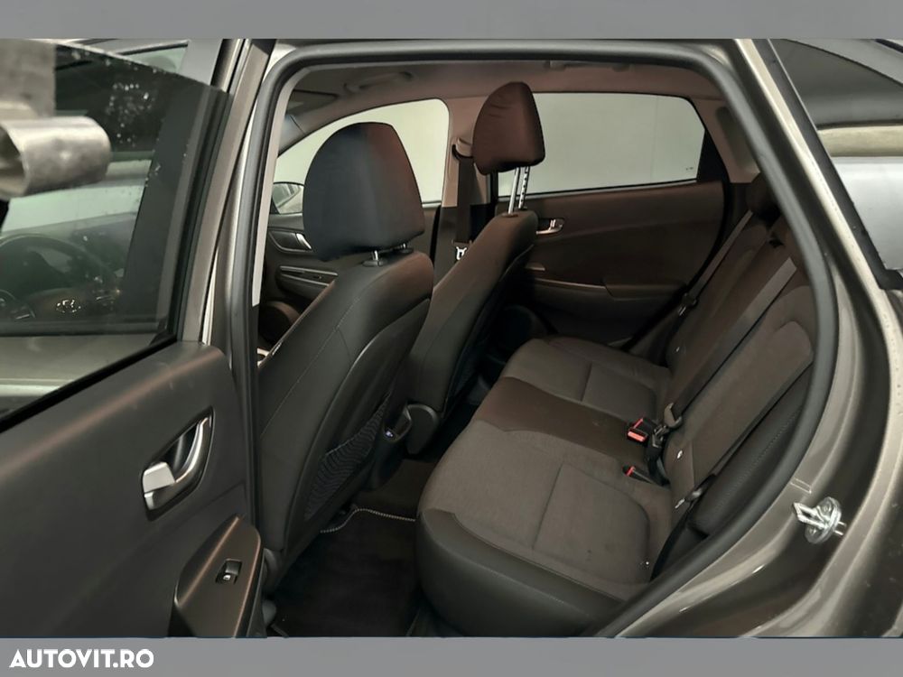 Hyundai KONA Premium - 6
