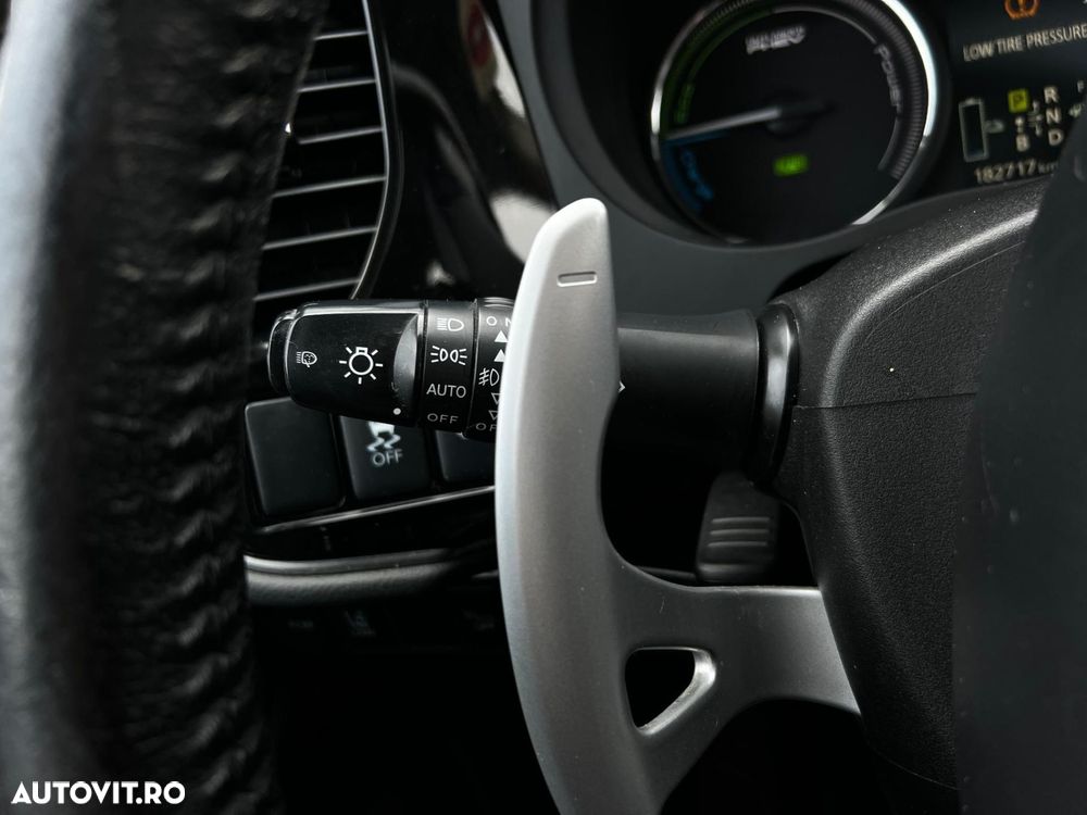 Mitsubishi Outlander - 24