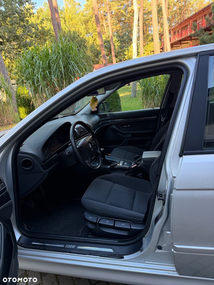 BMW Seria 5 520i - 10