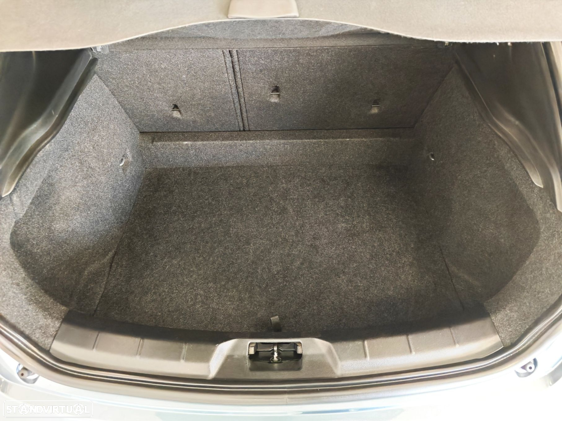 Volvo V40 1.6 D2 Momentum - 9