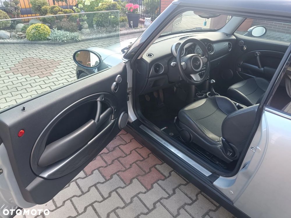 MINI Cooper Standard - 10