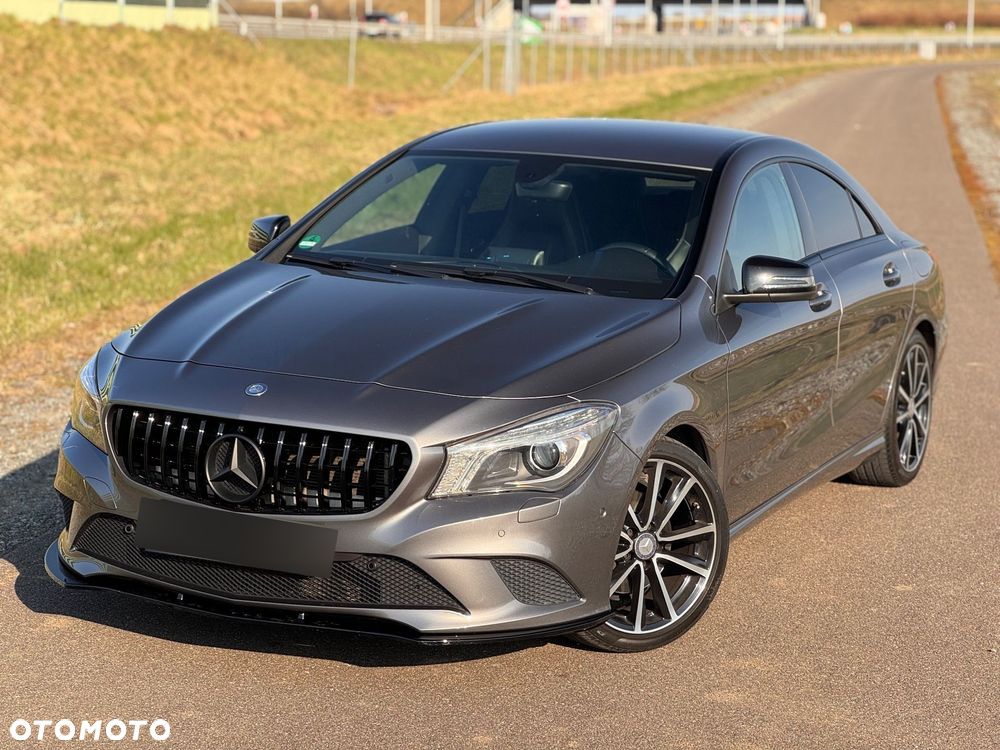 Mercedes-Benz CLA 200 7G-DCT Urban - 10