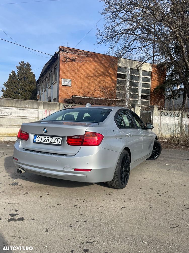 BMW Seria 3 328i xDrive AT - 8