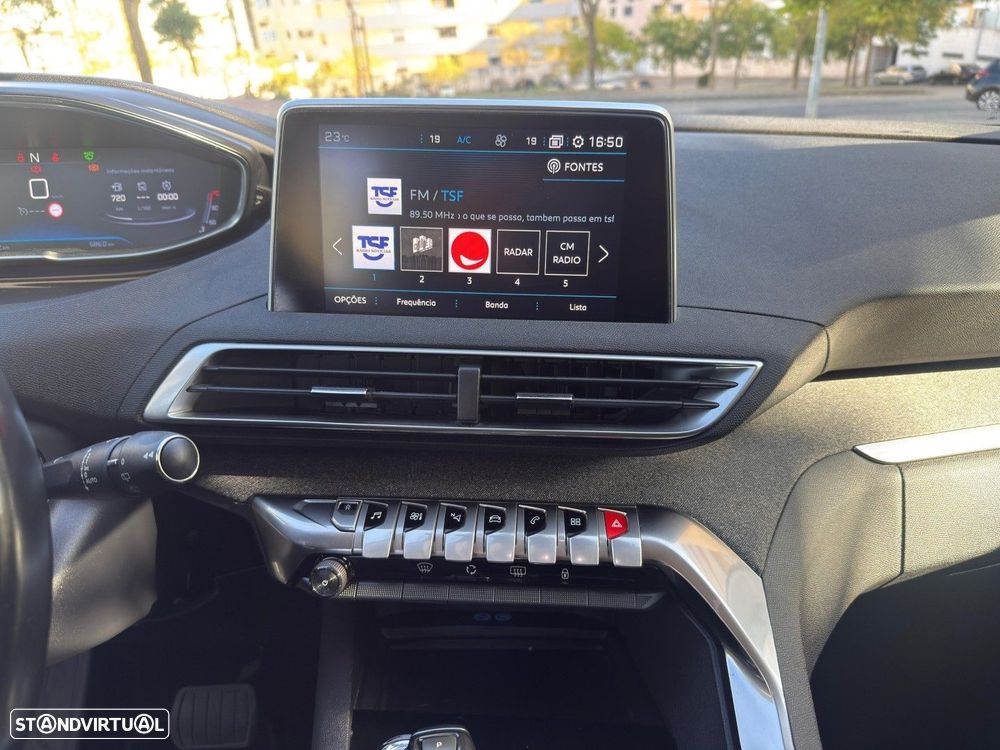 Peugeot 5008 1.5 BlueHDi Allure Pack EAT8 - 25