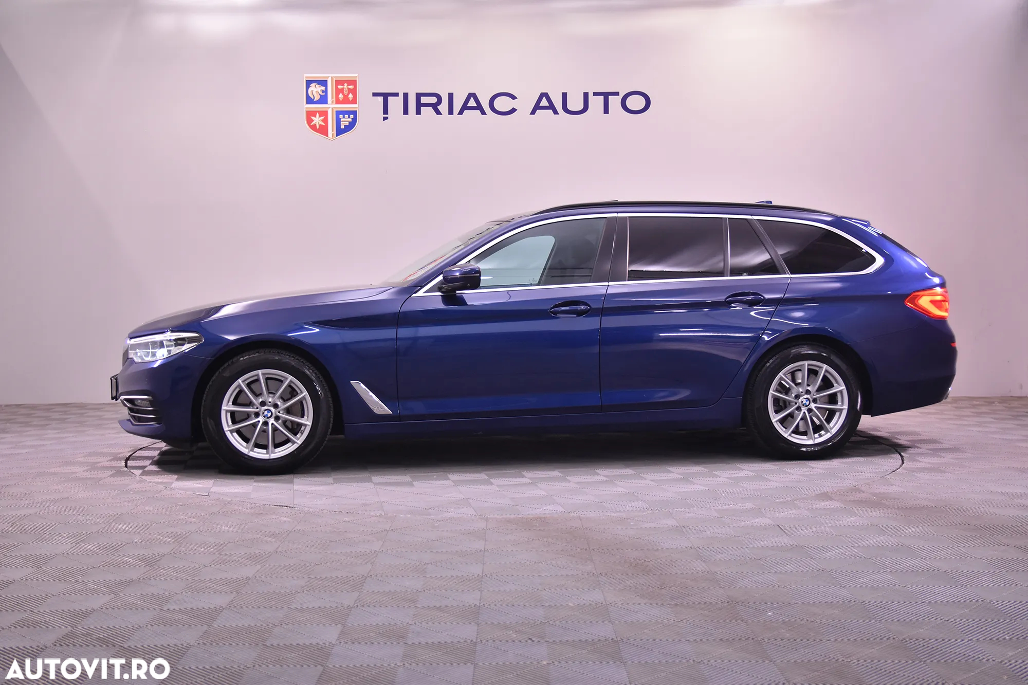 BMW Seria 5 530d xDrive AT - 2