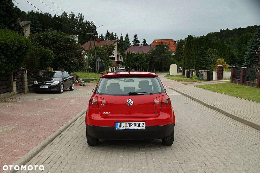 Volkswagen Golf 1.6 Comfortline - 5