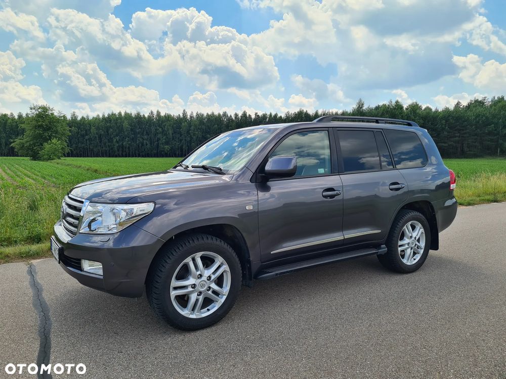 Toyota Land Cruiser - 1