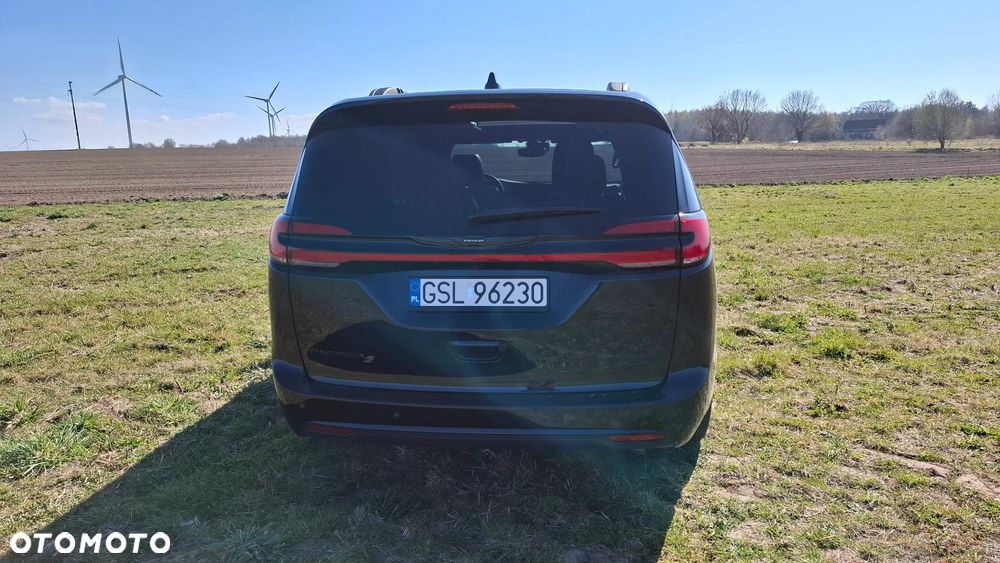 Chrysler Pacifica - 4