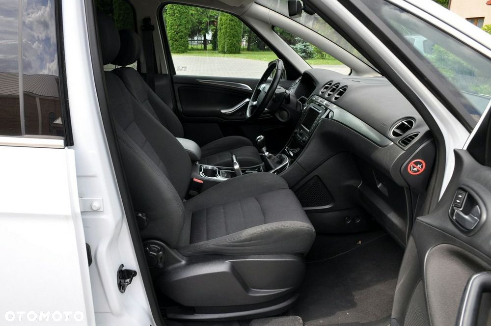 Ford S-Max - 17