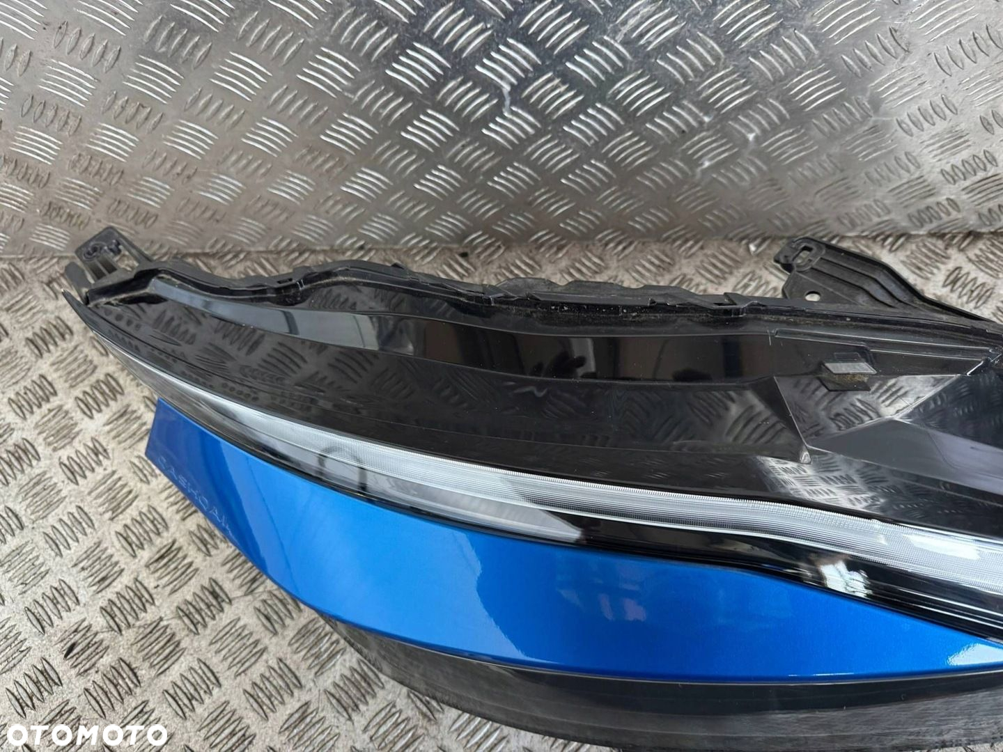 Nissan Qashqai III J12 2021-2024 Lampa przednia prawa led UK RCF - 11