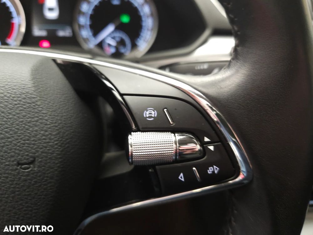 Skoda Superb 2.0 TDI DSG Ambition - 22