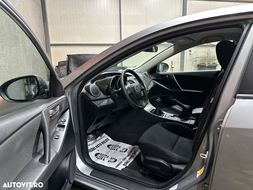 Mazda 3 - 8