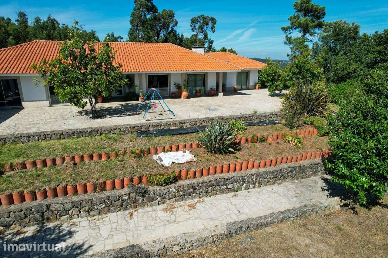 Moradia Térrea de 596m2 em Terreno de 10.000m2 | Paços de... - Grande imagem: 3/58
