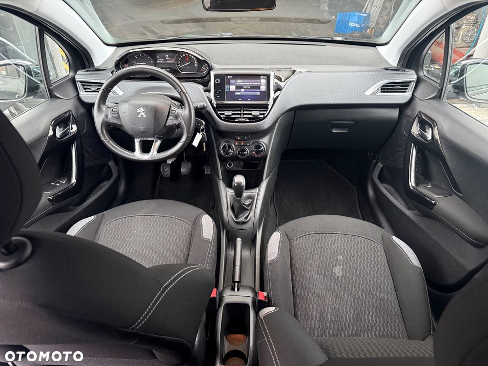 Peugeot 208 1.2 PureTech Style - 8