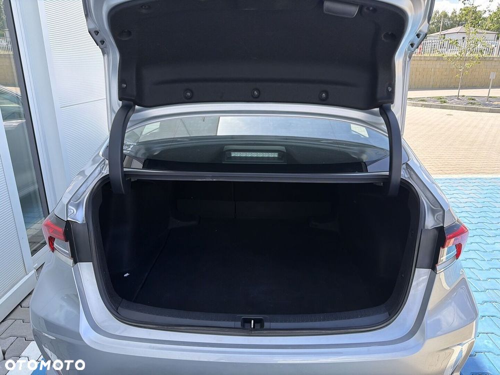 Toyota Corolla - 12