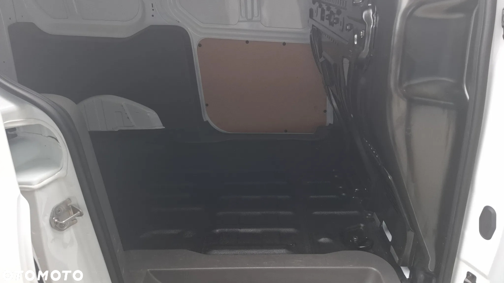 Ford CONNECT - 11