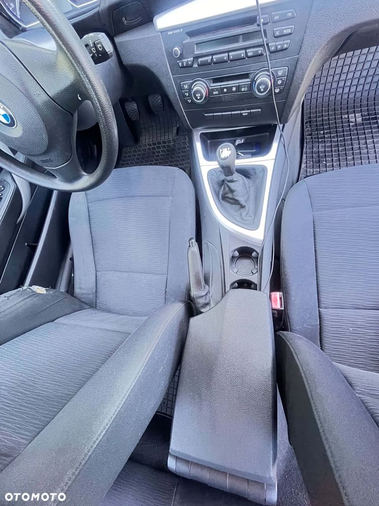 BMW Seria 1 120i - 13