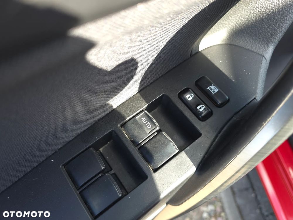 Toyota Auris 1.6 Premium + - 17