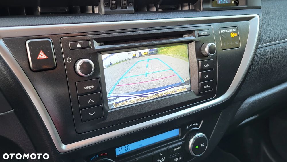 Toyota Auris 1.6 Premium - 26