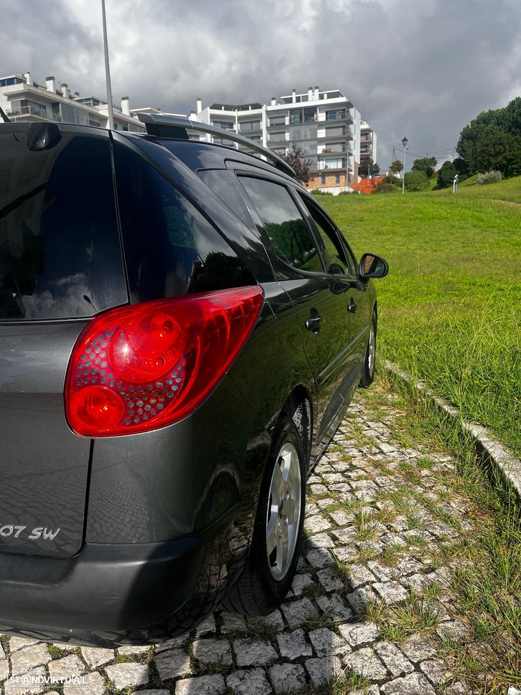 Peugeot 207 SW 1.4 Premium - 6