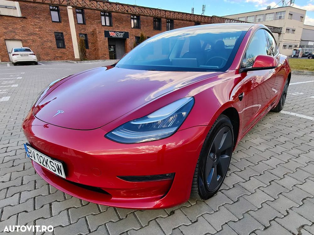 Tesla Model 3 - 3