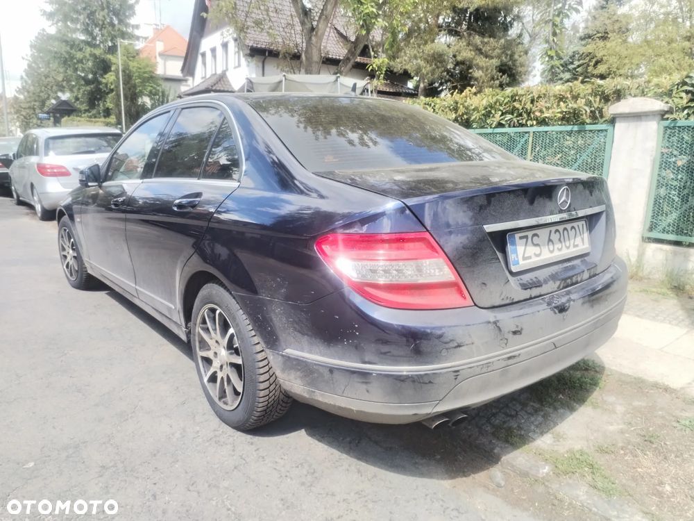 Mercedes-Benz Klasa C 180 Kompressor BlueEFFICIENCY - 3