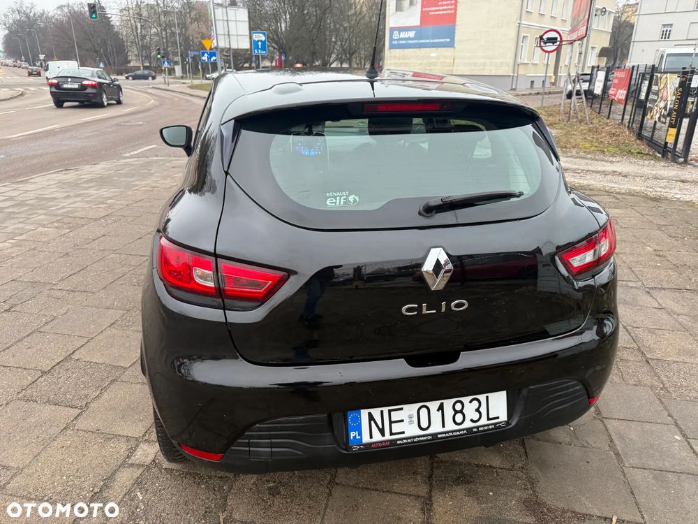 Renault Clio 1.2 16V 75 Experience - 9