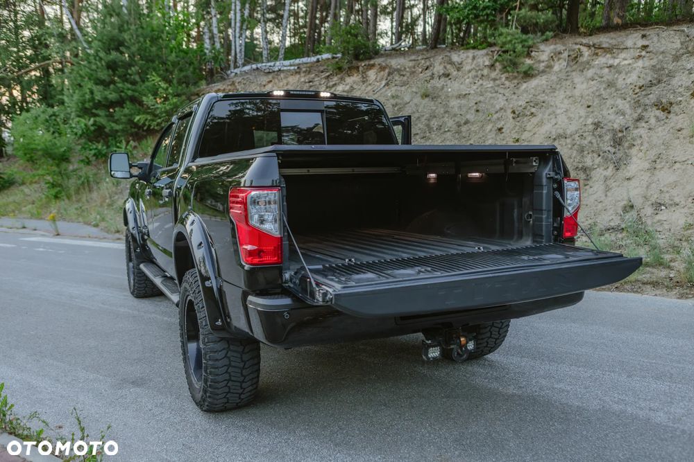 Nissan Titan - 10