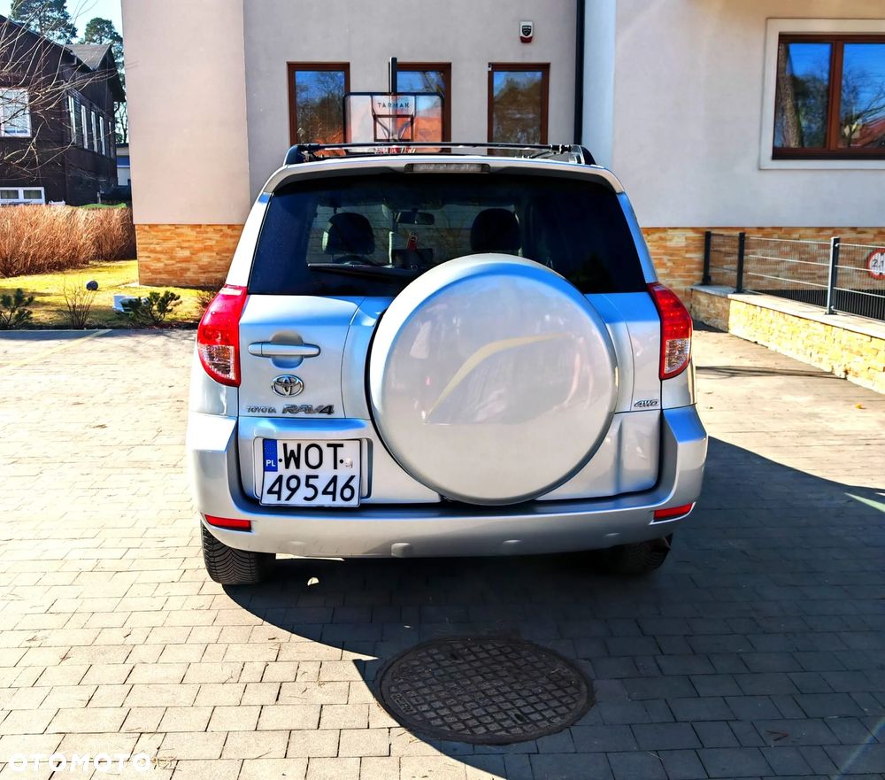 Toyota RAV4 - 2