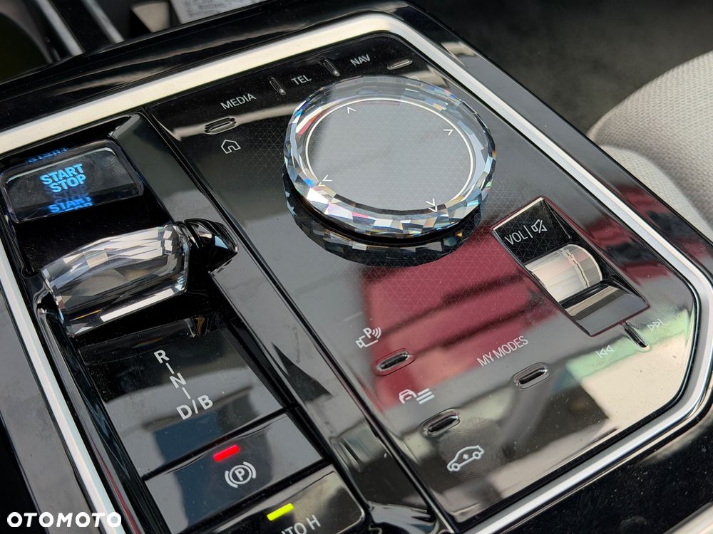 BMW i7 - 30