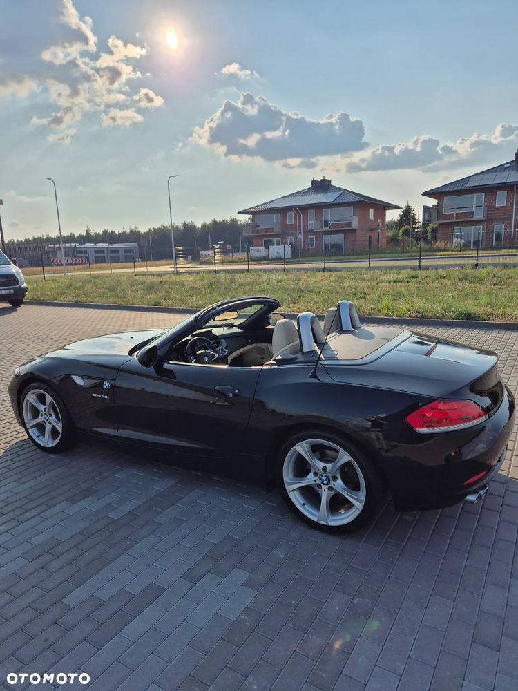 BMW Z4 sDrive30i - 11